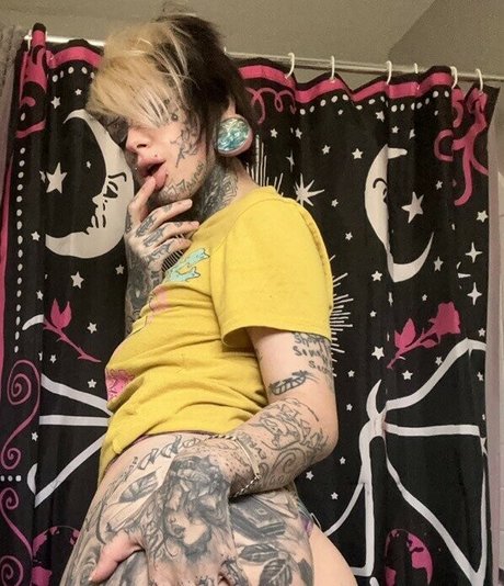 FaceTatMami leaked onlyfans pictures