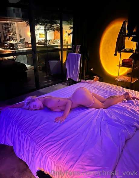 christivovk nude nude leaks onlyfans