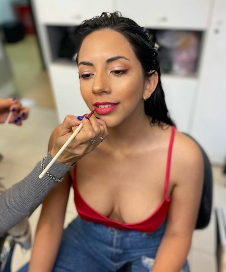 Valentina Kavata topless onlyfans