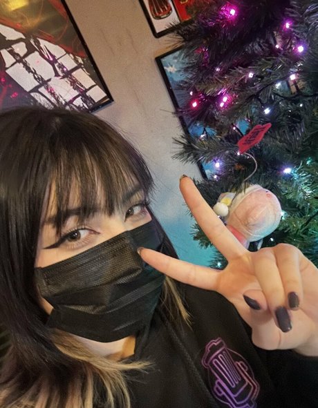 Rainhoe onlyfans leaks.