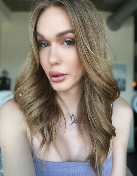 xcrystalthayerx onlyfans leaked.