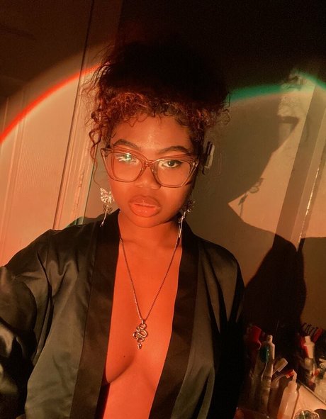 el3phanttittyz nude onlyfans leak