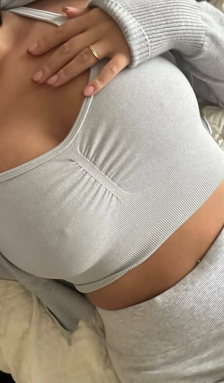 Bella The Vet naked onlyfans