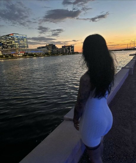 lalawlsn onlyfans model photos