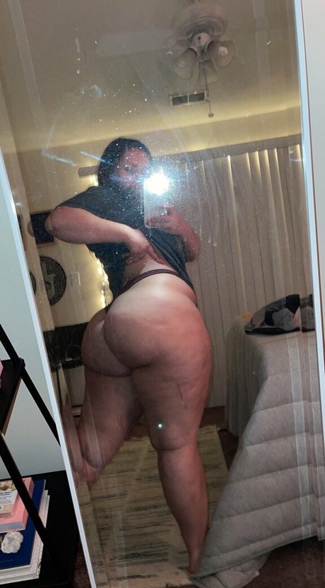 Myra Kate onlyfans photos