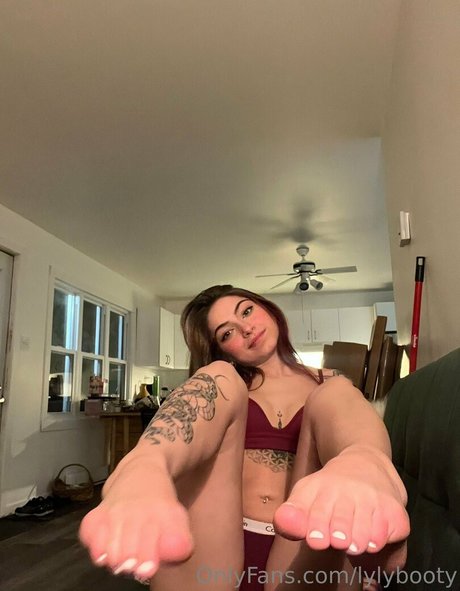 lylybooty onlyfans nudes porn