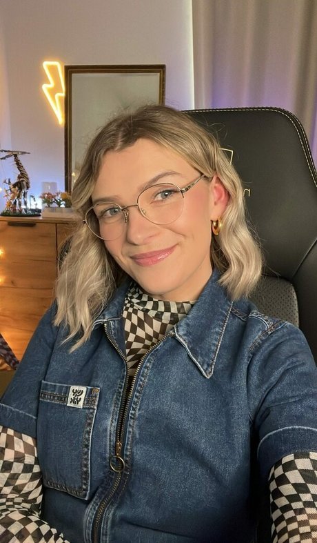 Emmalition only fans nudes