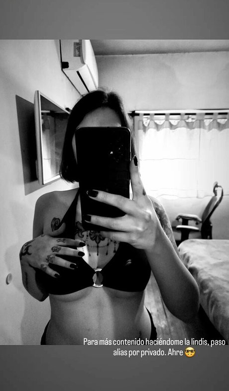 Mikeylin_ onlyfans leaked.