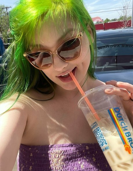 spoookumz onlyfans model