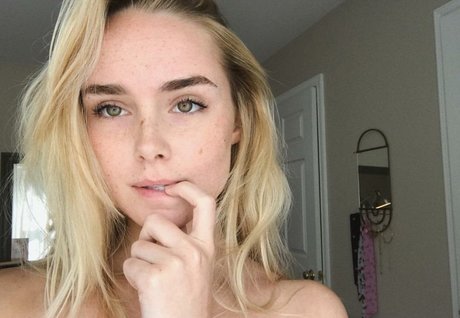 Alice Kristiansen onlyfans tits