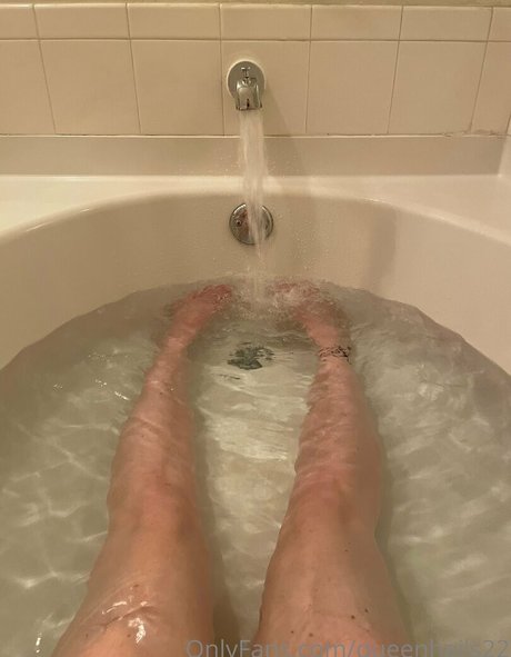 queenhails22 naked onlyfans leak