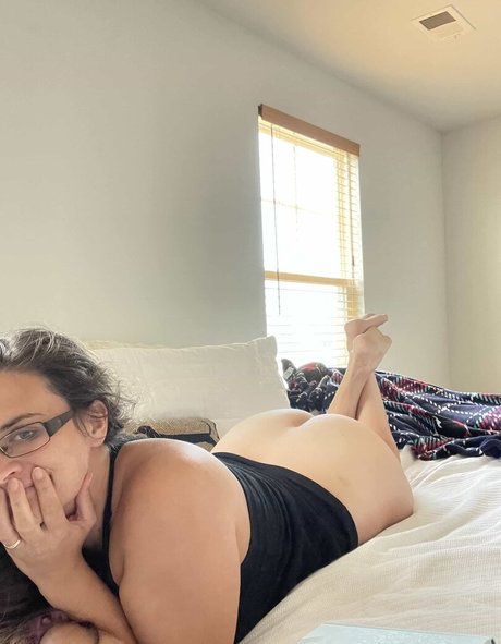 Mollie Peachy Melons onlyfans content