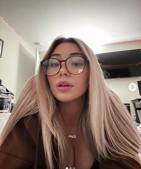 Kara Czapiga onlyfans nude photos