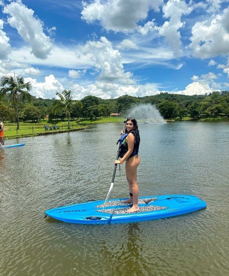 Cinthia Cruz Profile pic