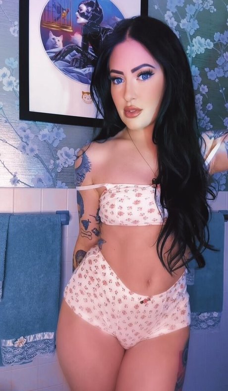 alexstitchins tits onlyfans
