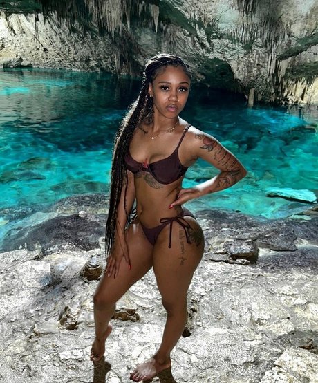 Yuno Zaza only fans nude