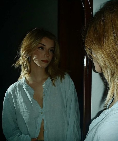 Martina Dell Anna strip onlyfans