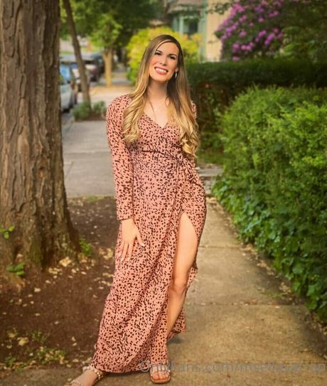 Ms Ella Vatrap onlyfans images