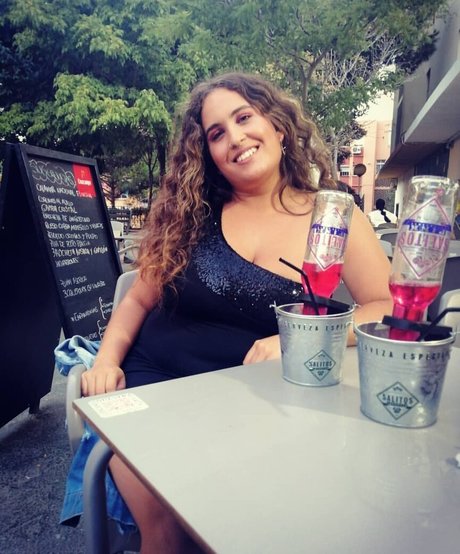 elviabombon onlyfans nude pictures