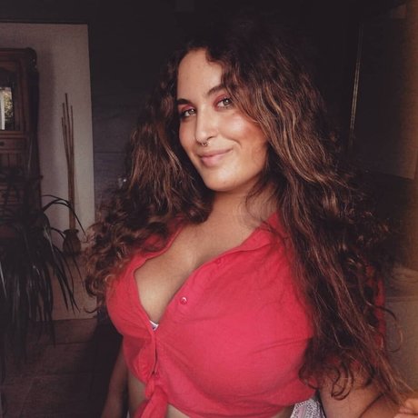 elviabombon topless onlyfans