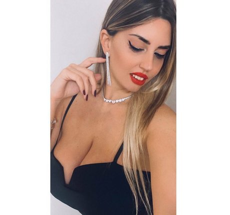 Anna Riano onlyfans topless