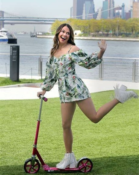 Sutton Foster onlyfans leaks