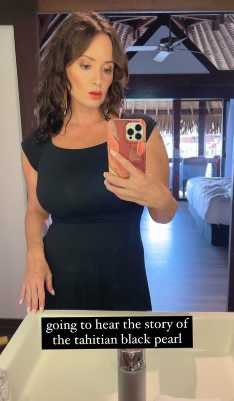 Courtney Jaye onlyfans content