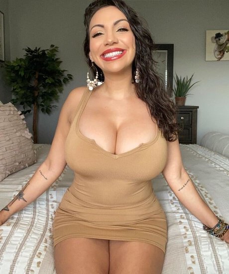 Crueltyfreecurves onlyfans strip