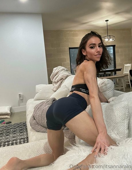 itsannarain onlyfans naked leak