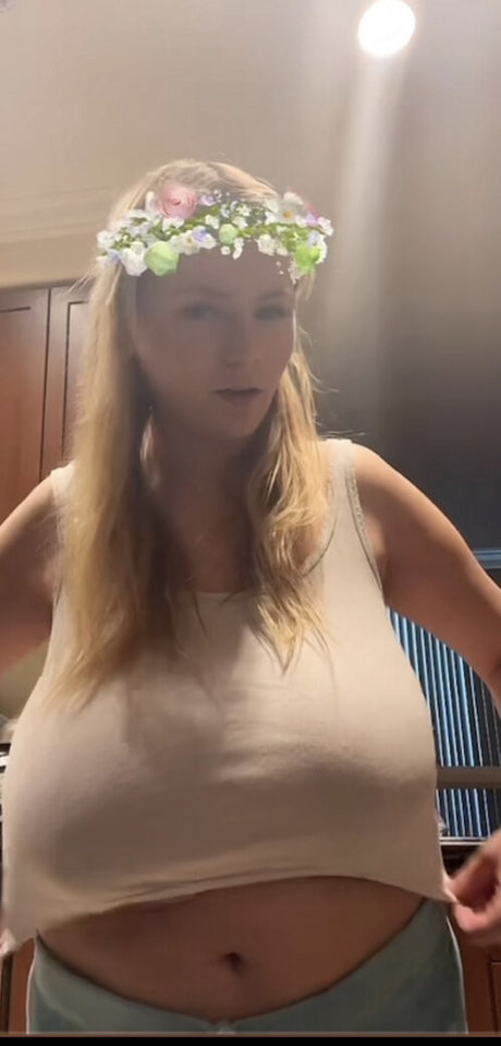 Emspensiveemily leaked porn onlyfans