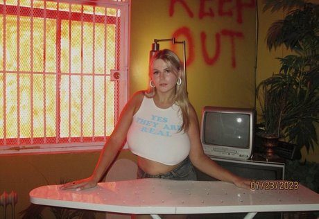 Emspensiveemily leaked onlyfans pictures