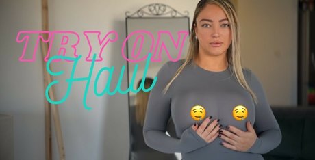 Alexandra Volkov onlyfans model photo