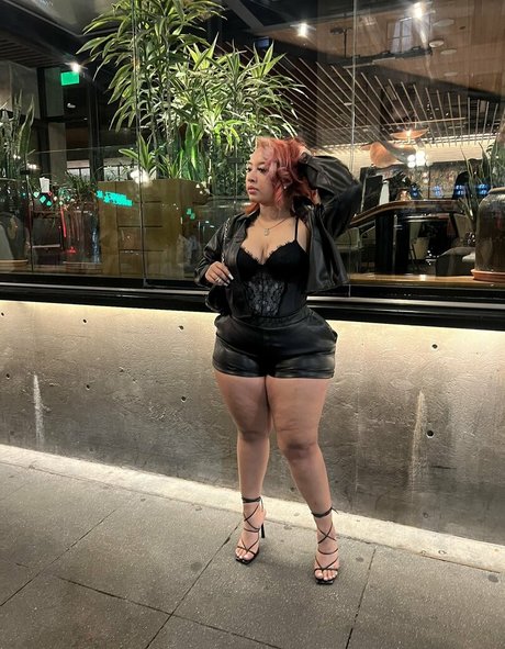 Sophialaurrren onlyfans model photos