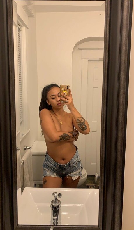 Ajuuki onlyfans model images