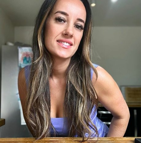 Scarlet Storm onlyfans model photos