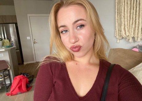 LilyWithAFatty onlyfans leaked free