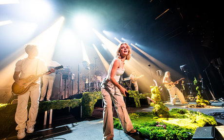 Pommelien Thijs is on onlyfans