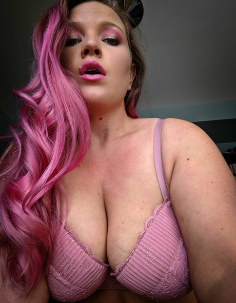 pinkcurvyblonde nude onlyfans pics