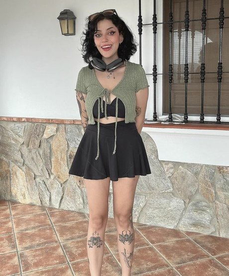 Miki Blue is on onlyfans