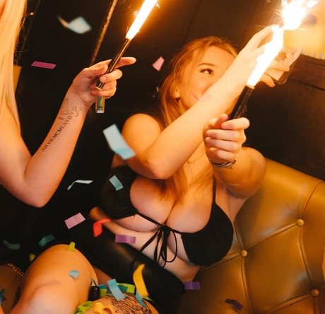 BustyMia E porn onlyfans leak