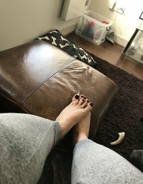 arab curvy onlyfans exclusive illustration