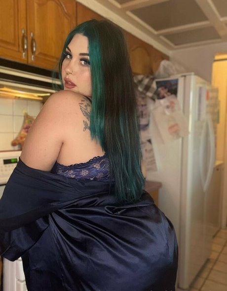 thechloecreamfree onlyfans model photos