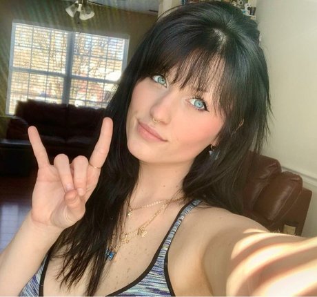 poutyfox onlyfans lean