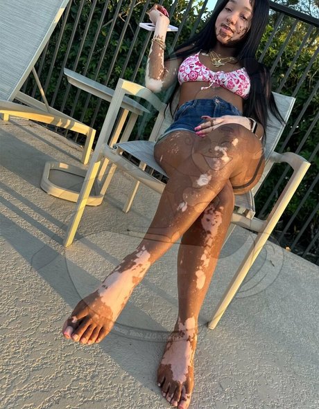 Curiousiteaaa onlyfans ass