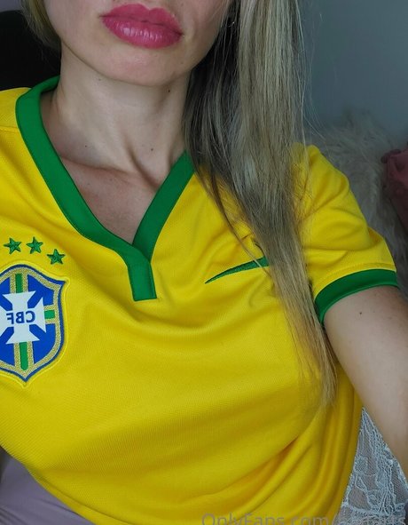 bia farts onlyfans model