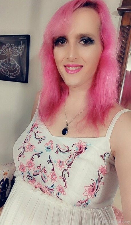 lilylarceny onlyfans nude tits