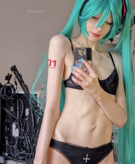 Kitich Ka onlyfans strip tease