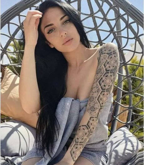 Alice Lane Pandini free only fans