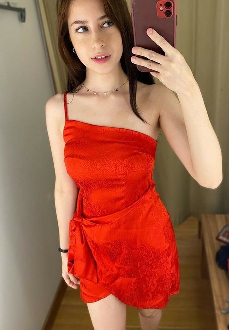 BiaGomez strip onlyfans