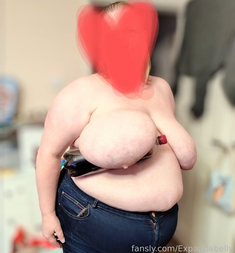 Expandabelly naked onlyfans pics